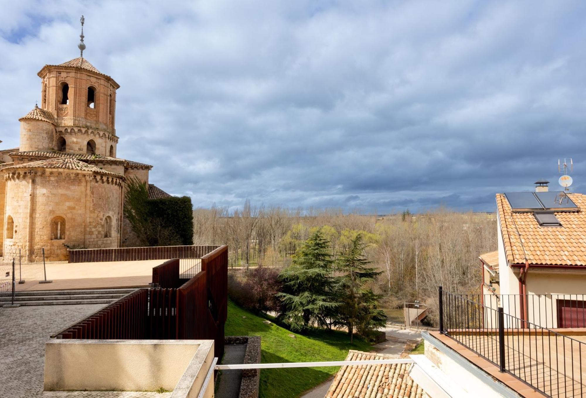 Hostal Sin Recep24H Puerta De La Villa - Pet Friendly & Restaurante Альмасан Екстер'єр фото